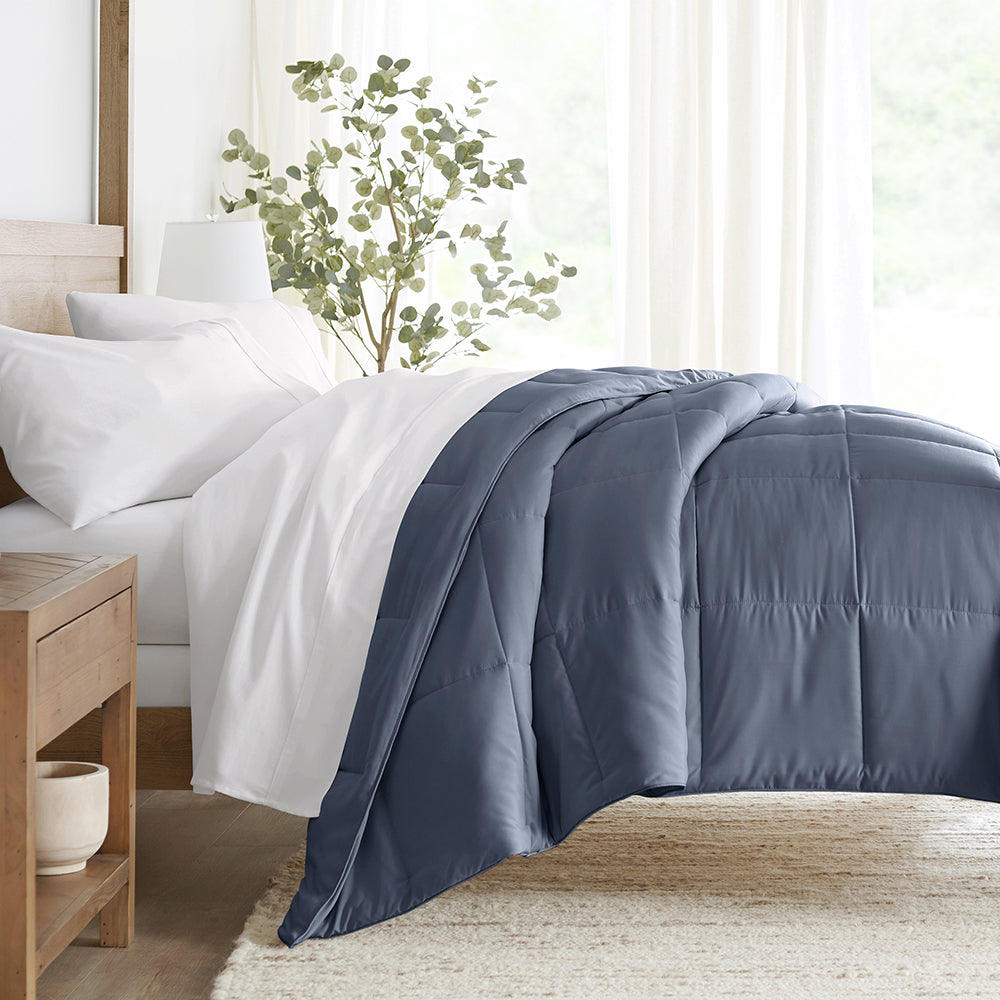 White alternative down comforter - store king size