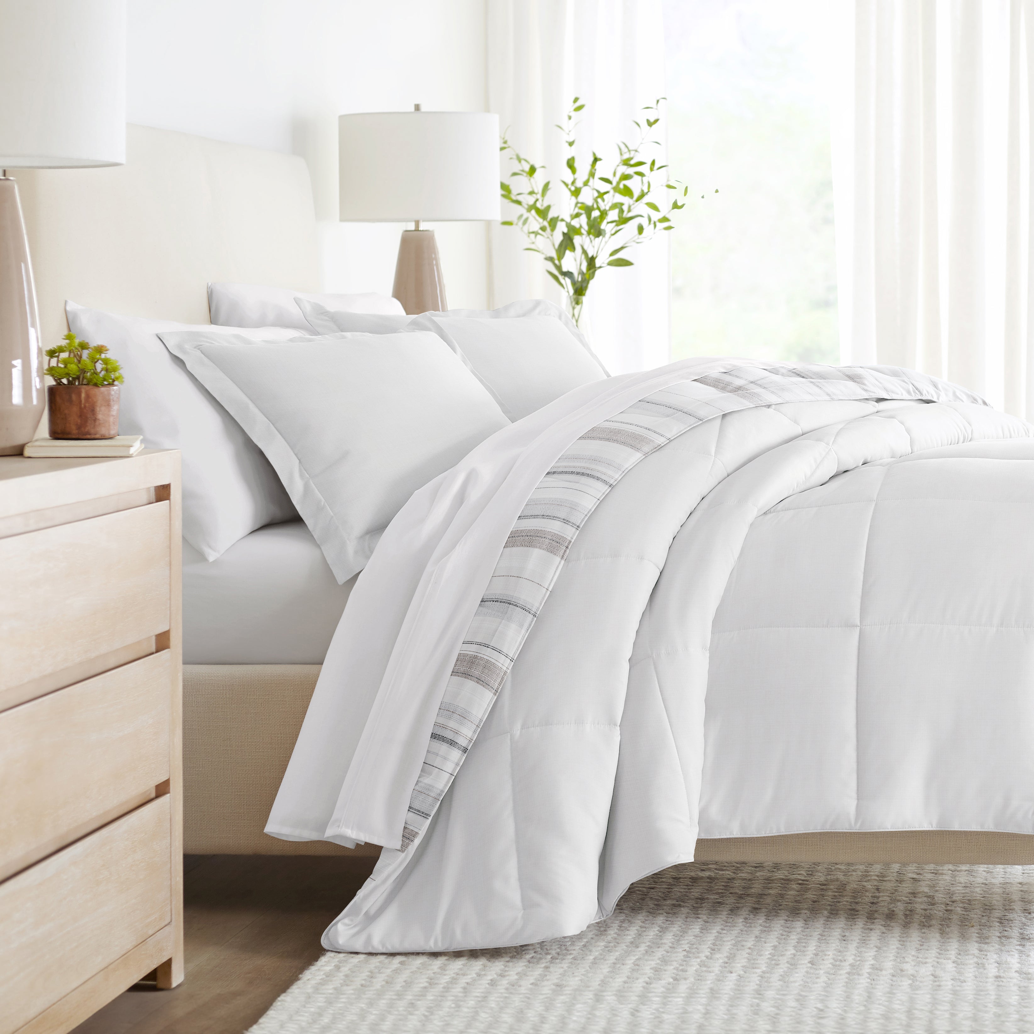 Target white hot sale comforter